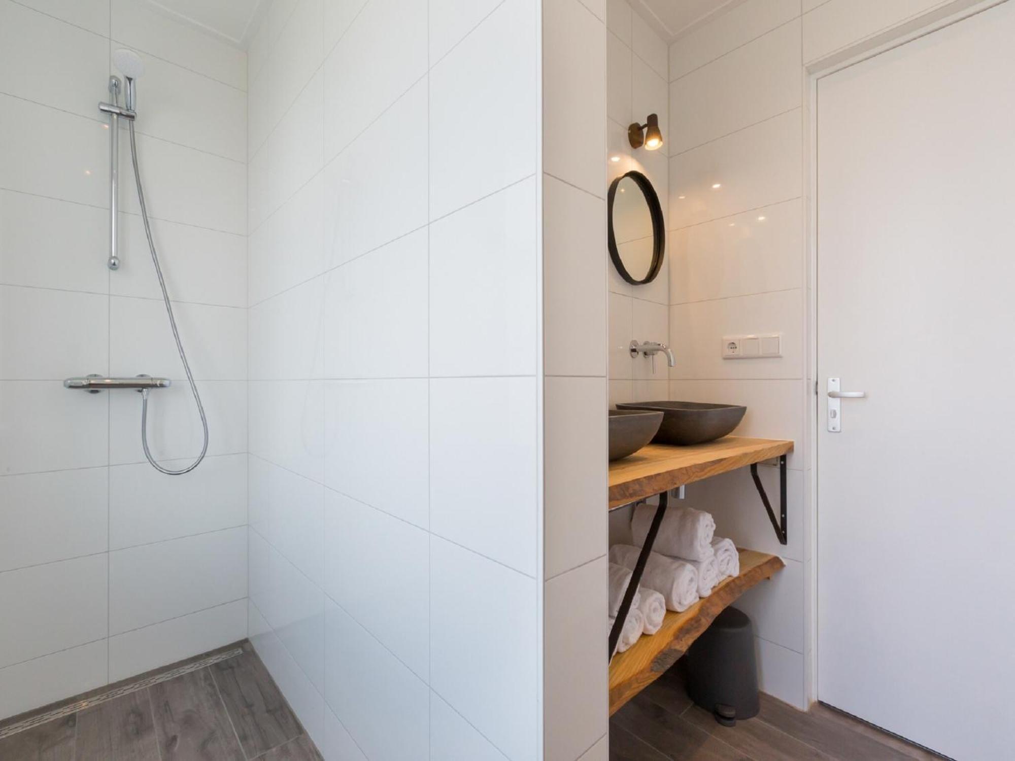 Lovely Modern 4 Person Apartment In The Heart Of Koudekerke Exterior foto
